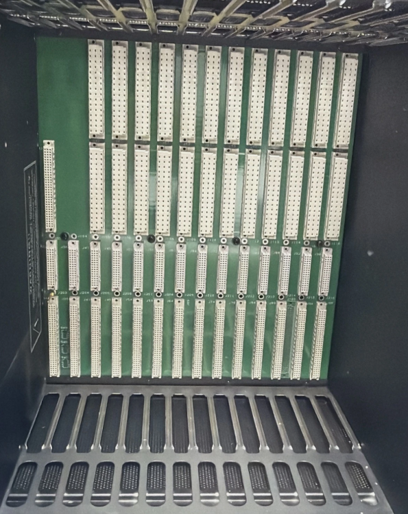 8110 Triconex High Density Main Chassis with RS-485 Ports